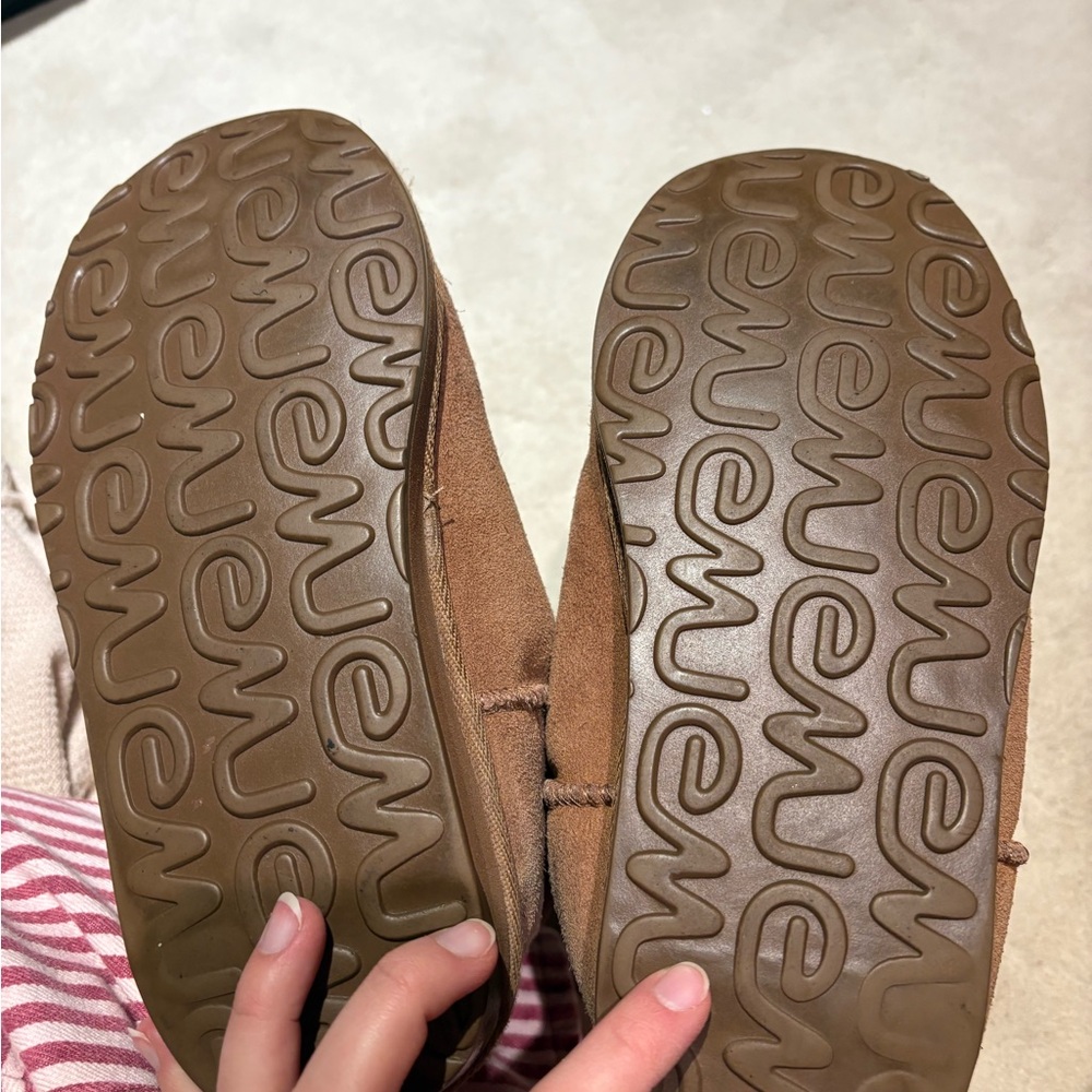 EMU Brown Suede Boots with White wool Lining - Picture 4 of 5